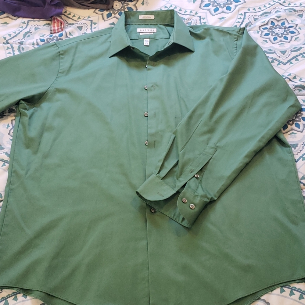 Men's button up blouse